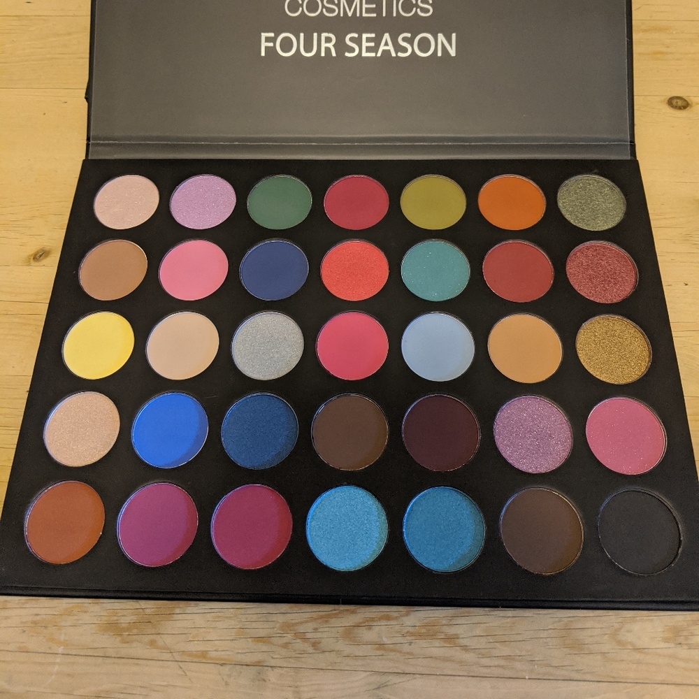 Top SELLER Eyeshadow Four Seasons